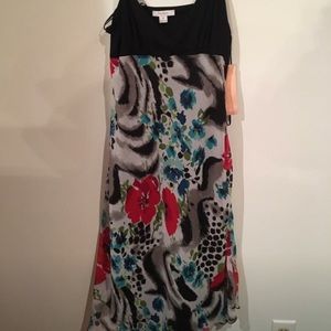 Flowy patterned dress: Brand New!